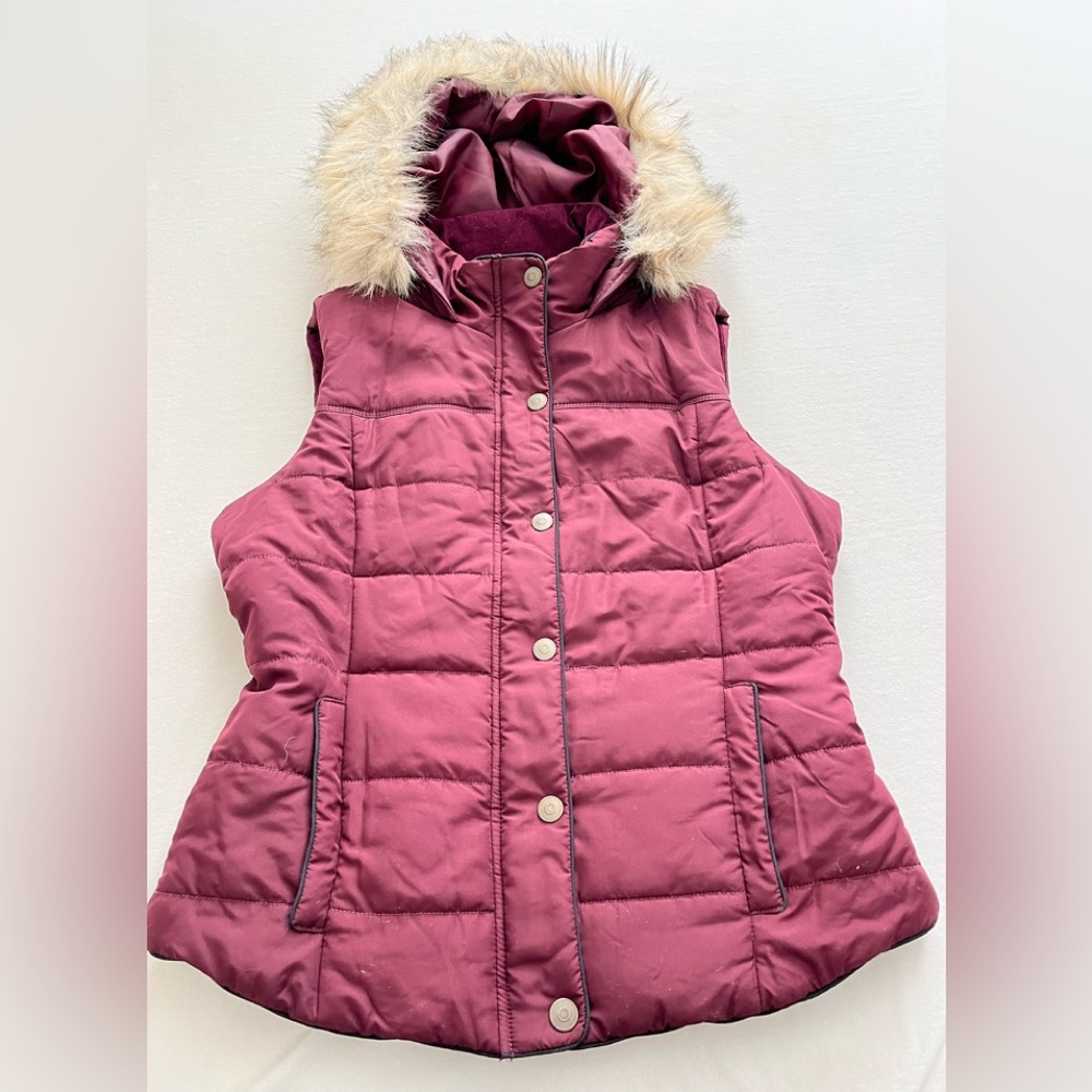 NWT Puffer jacket with hood